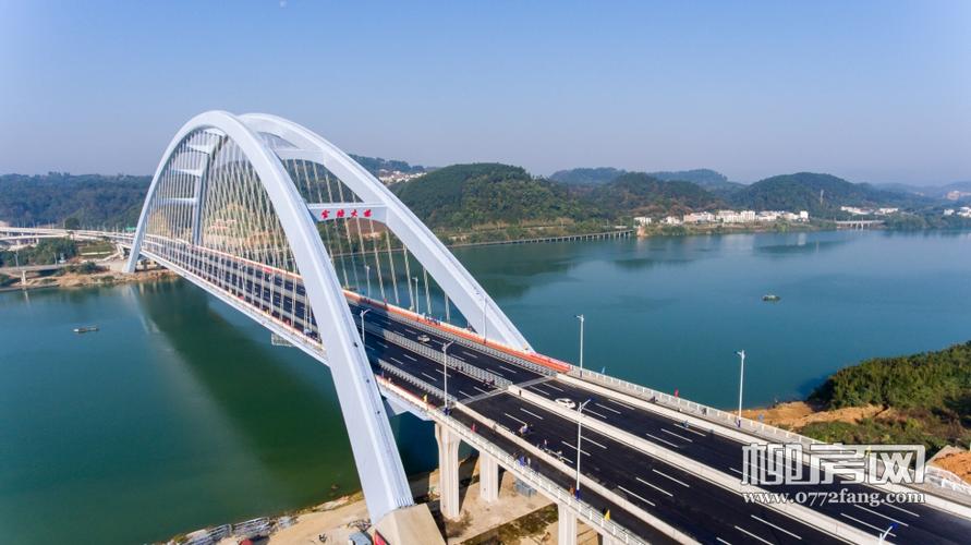 兰莎平台官网：时代解读先锋，政策落实桥梁，用户价值之选